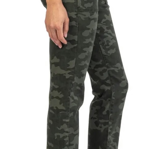 Kut from the Kloth Reese zip ankle straight leg camo jeans - Picture 2 of 8